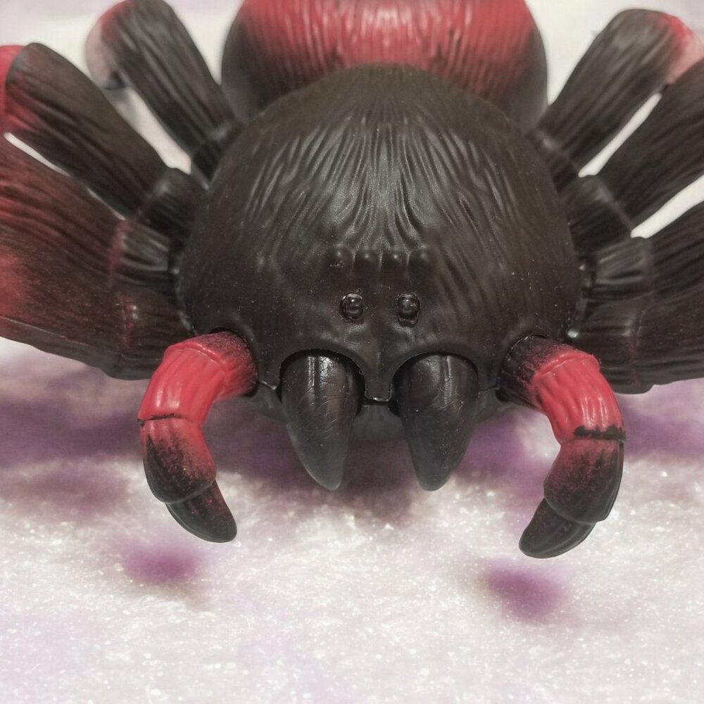 Halloween Remote Control Tarantula Toy  Red light Up Eyes & Legs Terra By Battat - Picture 8 of 9